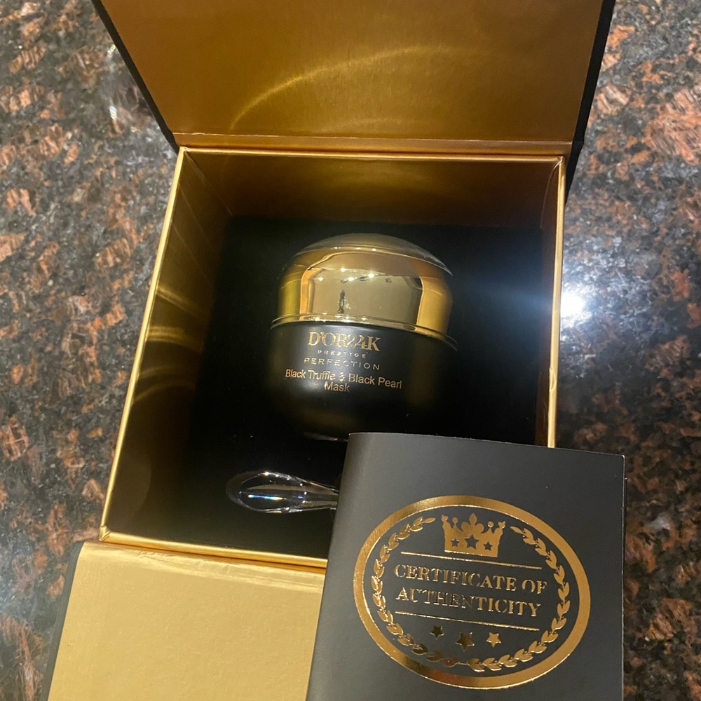 D’Or elite mask. Black truffle mask. Need to sell ASAP open to offers
